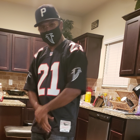 Meet your Posher, Chaz - Picture 2 of 3